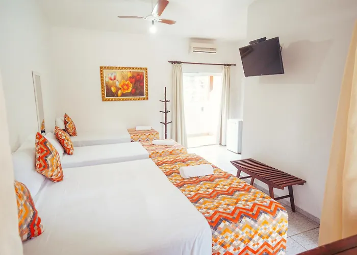 Pousada Flores do LázaroHotel em Ubatuba